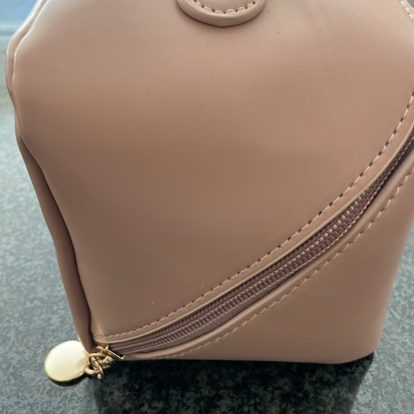 Cosmetic/Toiletry Bag - Picture 6 of 7